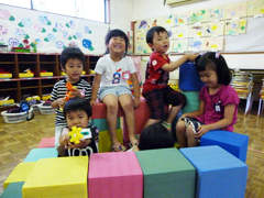 みんな仲良し♪今日もいっぱいあそんだね♪